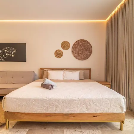 Stylish Boho Studio With Rooftop Pool